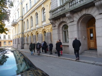 Ritarihuoneelta matkalla Cafe Engeliin