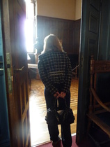 Kurkistus maamarsalkan huoneeseen