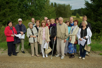 Ryhmäkuva Juttila Kommilan säterin paikalla