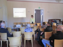 Kati-Susanna esitelmöi Sasseista