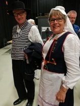 Pariskunta kesäjuhlilla
/Jared Cohen