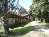 Rapolan pitkä navettarakennus