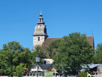 Luostarin kirkko on vihitty käyttöön vuonna 1462. Luostari oli aikanaan kaksoisluostari, jossa oli sekä nunnia että munkkeja. He elivät kuitenkin luostarissa erillään toisistaan. Kirkko on sisältä pelkistetty, eikä siellä ole katolisille kirkoille tyypillisiä seinämaalauksia. 