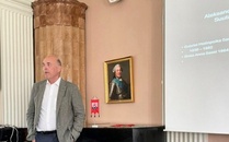 Jukka Vuorinen esitelmöi