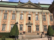 Ritarihuone ulkoapäin
/Kati Sassi-Vuorinen