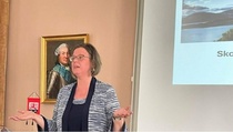 Kati-Susanna Cohen esitelmöi